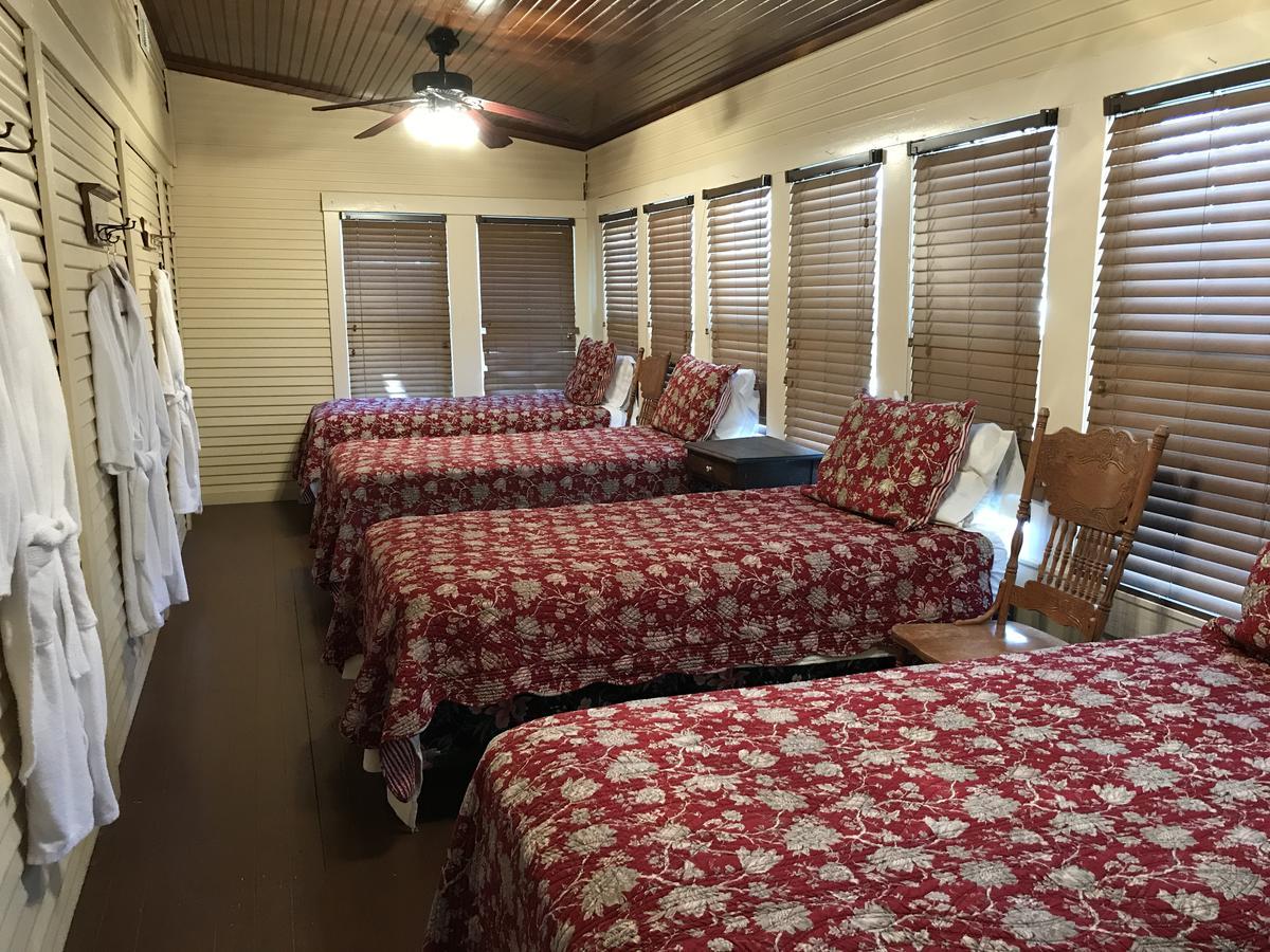 Dabbs Hotel Bed And Breakfast Llano Exteriör bild